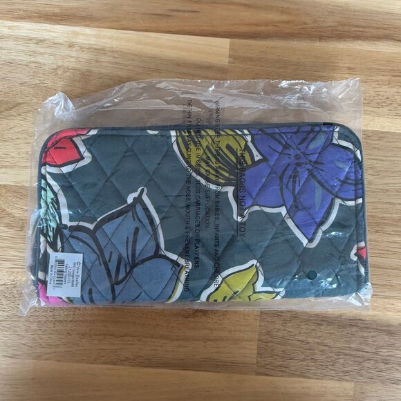 Vera Bradley RFID Georgia Wallet in Falling Flowers NWT - Picture 1 of 3